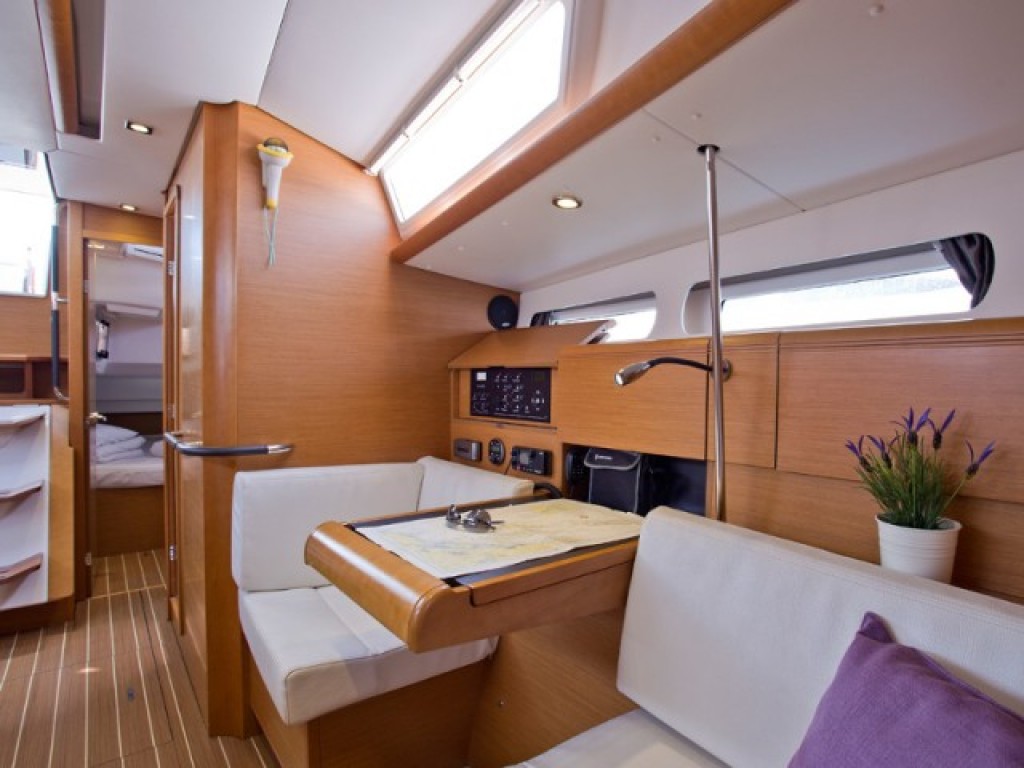 Sun Odyssey 409